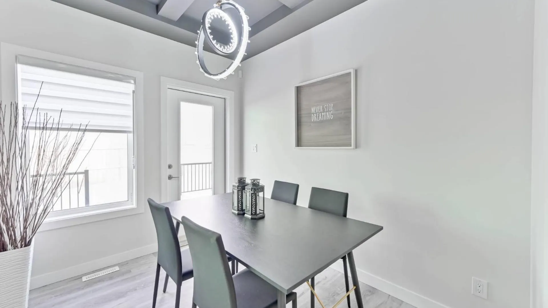 Sunny Perch Stay Edmonton