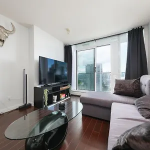 1-bedroom With Pool, Jacuzzi & Sauna , Vancouver Canada
